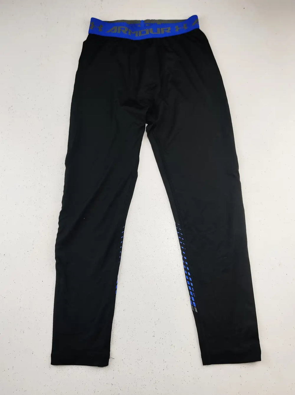 Buy online pre-used pre-loved 100% authentic & Original branded Underarmour (BB-1639) available in Pakistan. Top international brands avilable.