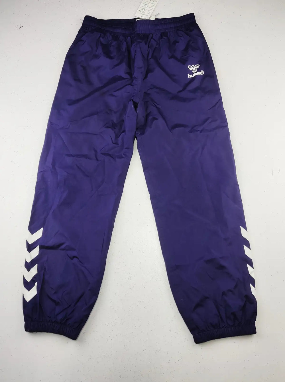 Buy online pre-used pre-loved 100% authentic & Original branded Hummel (BB-1661) available in Pakistan. Top international brands avilable.