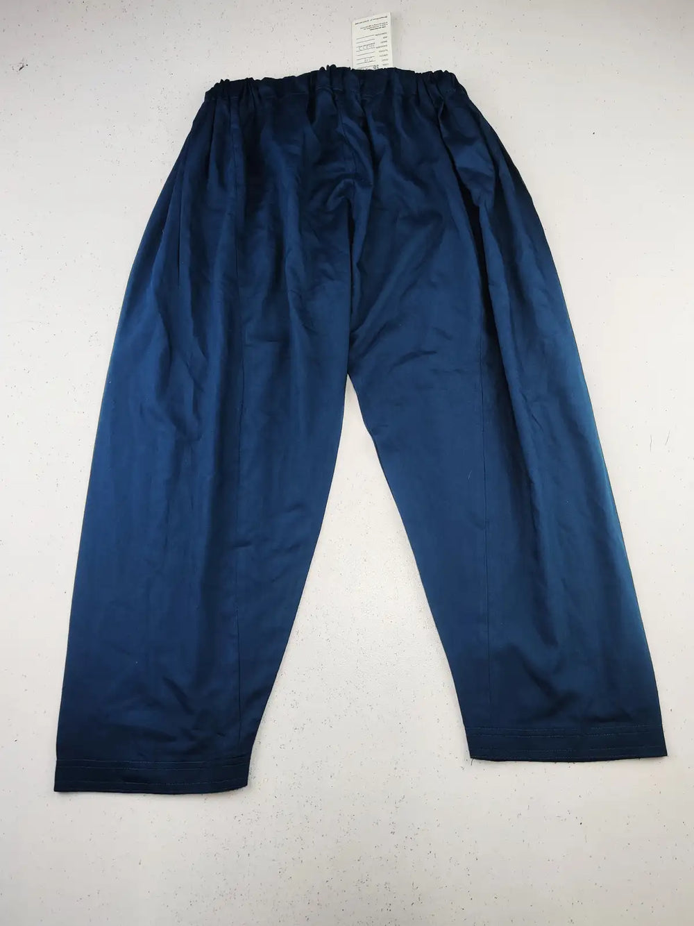 Buy online pre-used pre-loved 100% authentic & Original branded Unknown Brand (BB-1715) available in Pakistan. Top international brands avilable.