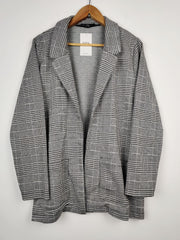 Buy online pre-used pre-loved 100% authentic & Original branded Esmara (BC-1319) available in Pakistan. Top international brands avilable.