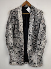 Buy online pre-used pre-loved 100% authentic & Original branded Zebra (BC-1388) available in Pakistan. Top international brands avilable.