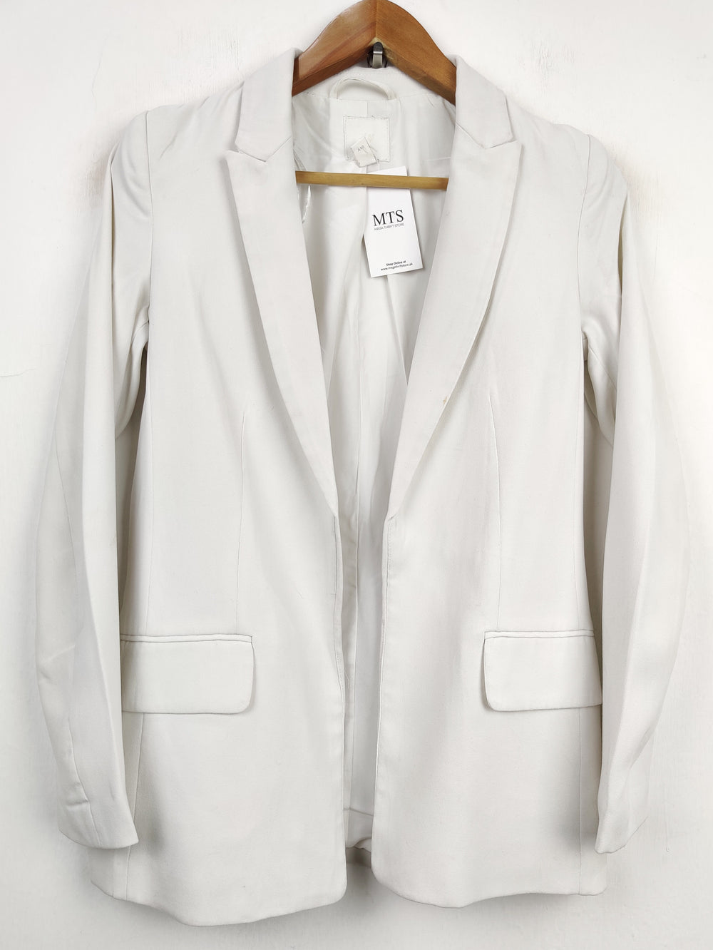 Buy online pre-used pre-loved 100% authentic & Original branded H&M (BC-1441) available in Pakistan. Top international brands avilable.