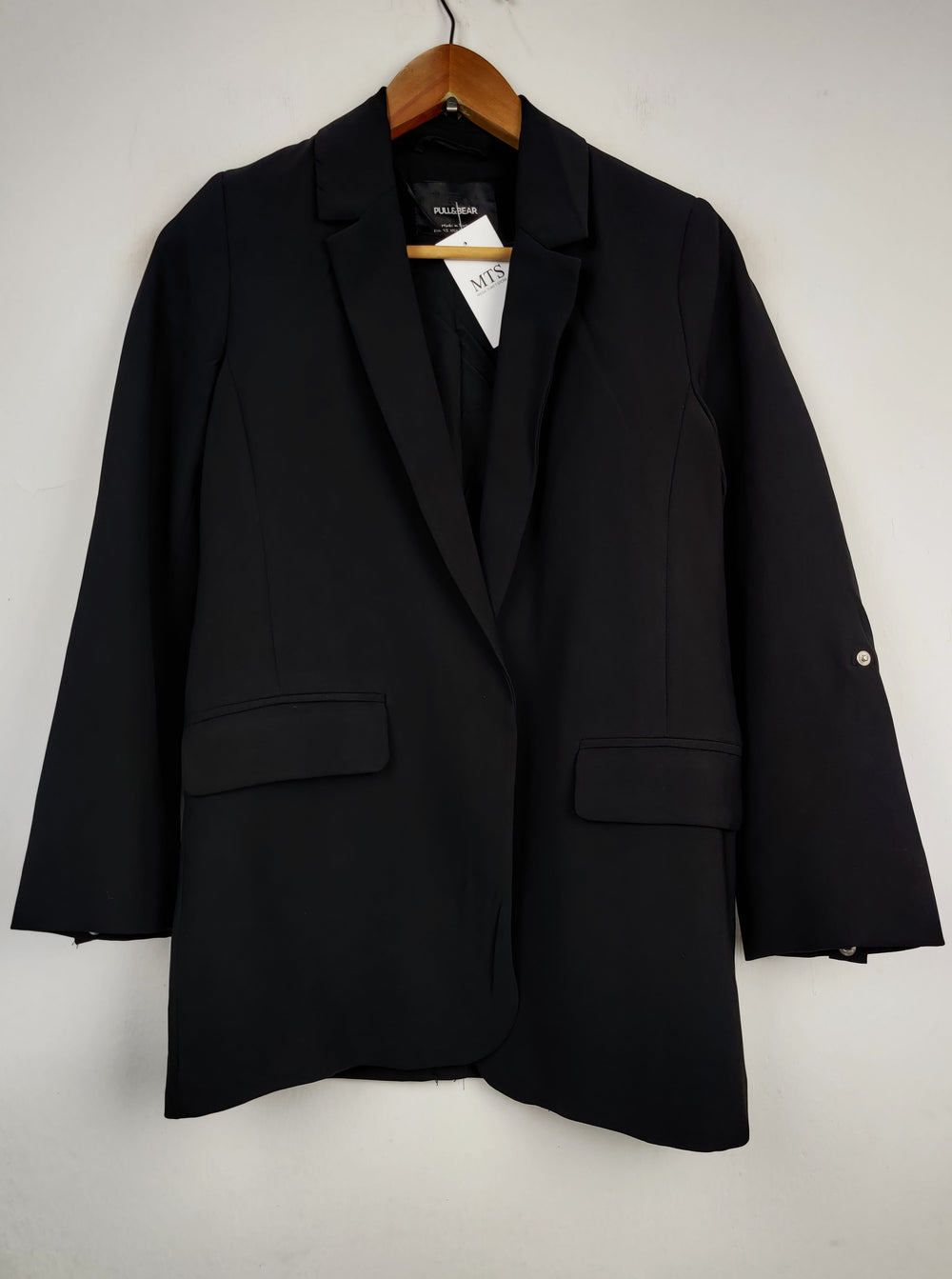 Buy online pre-used pre-loved 100% authentic & Original branded Pull&Bear (BC-1488) available in Pakistan. Top international brands avilable.