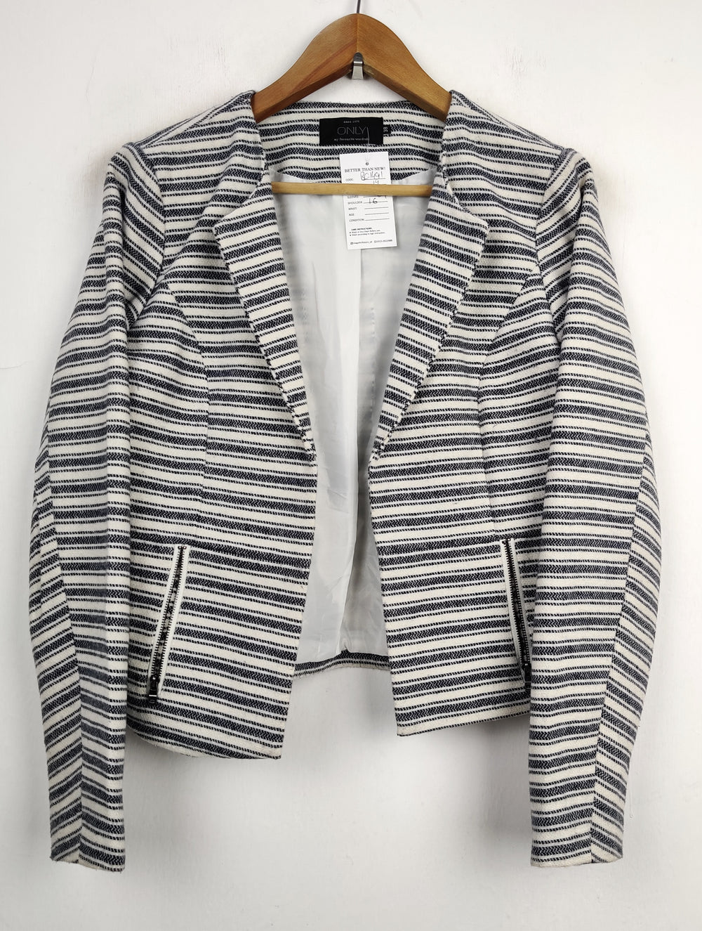 Buy online pre-used pre-loved 100% authentic & Original branded Only (BC-1491) available in Pakistan. Top international brands avilable.