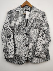 Buy online pre-used pre-loved 100% authentic & Original branded Bexleys (BC-1541) available in Pakistan. Top international brands avilable.