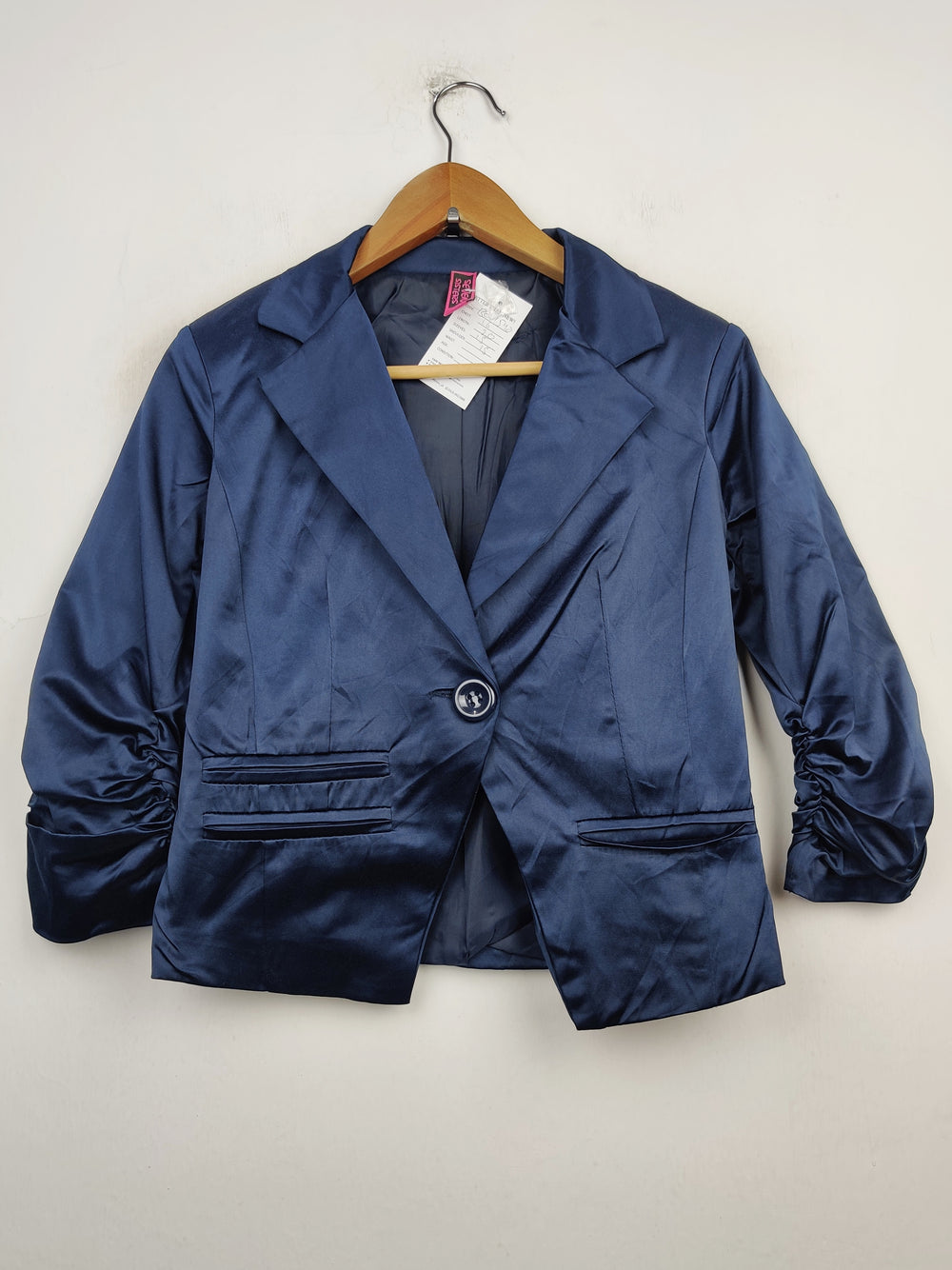 Buy online pre-used pre-loved 100% authentic & Original branded Seven Sister (BC-1542) available in Pakistan. Top international brands avilable.