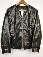 Buy online pre-used pre-loved 100% authentic & Original branded Unknown Brand (BC-1551) available in Pakistan. Top international brands avilable.