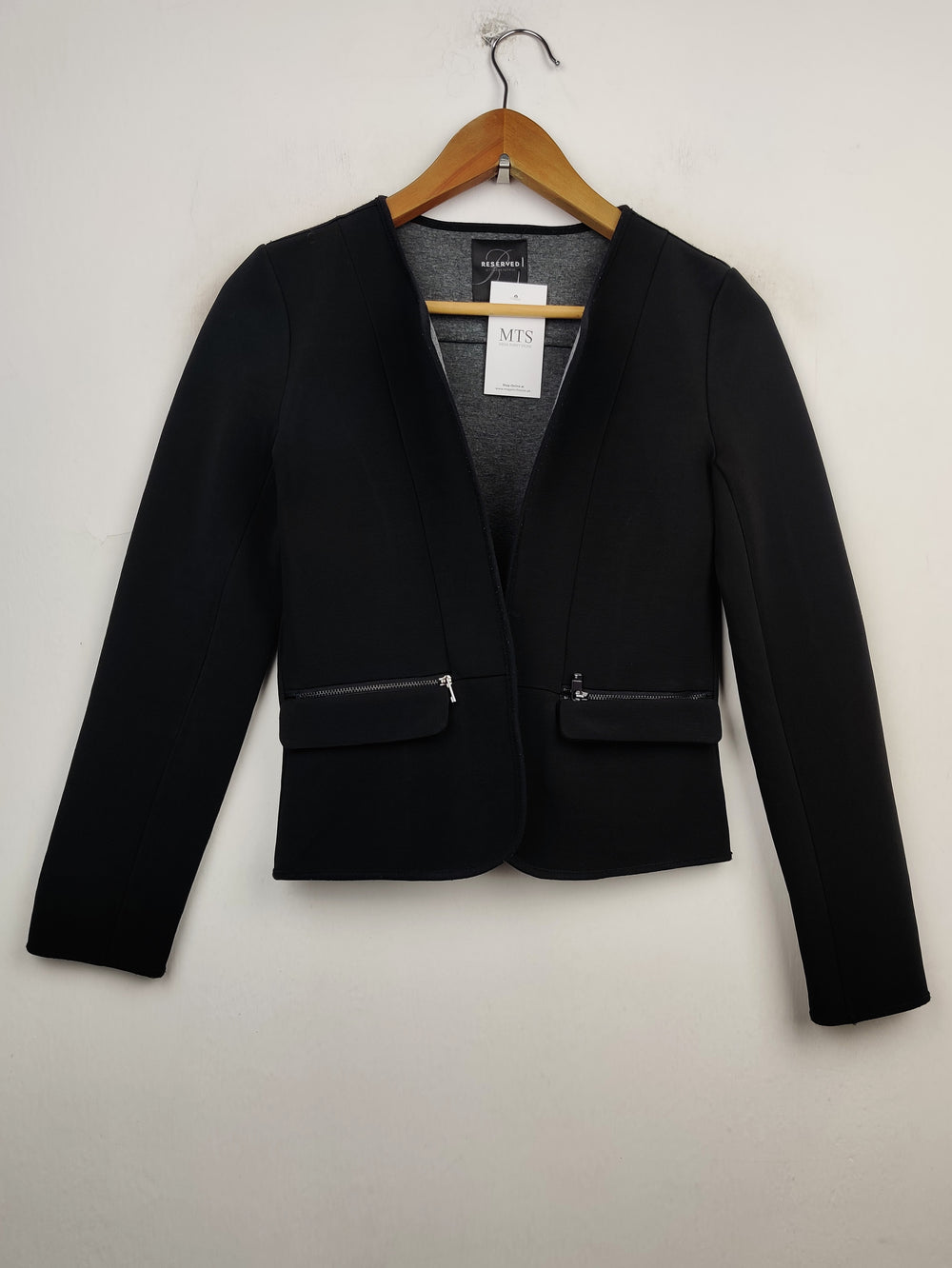 Buy online pre-used pre-loved 100% authentic & Original branded Reserved (BC-1562) available in Pakistan. Top international brands avilable.