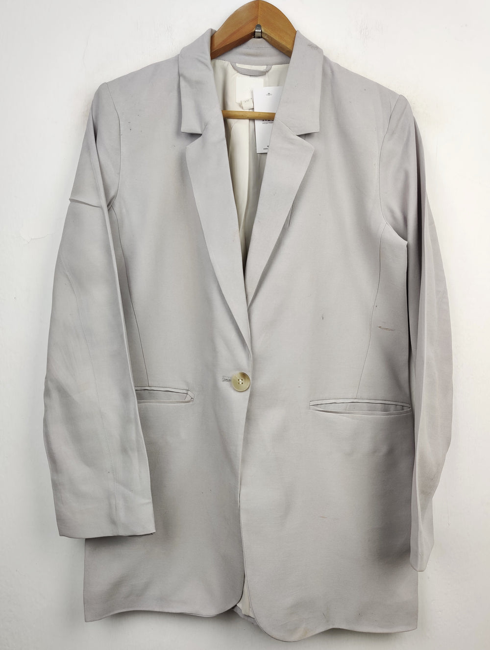 Buy online pre-used pre-loved 100% authentic & Original branded H&M (BC-1567) available in Pakistan. Top international brands avilable.