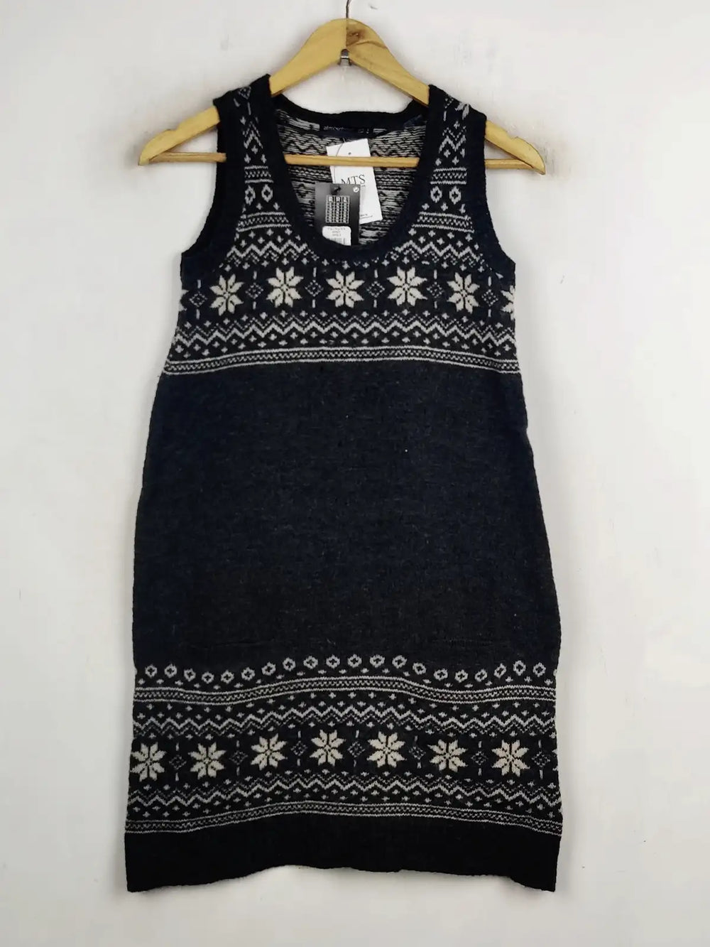 Buy online pre-used pre-loved 100% authentic & Original branded Atmosphere (BD-04) available in Pakistan. Top international brands avilable.