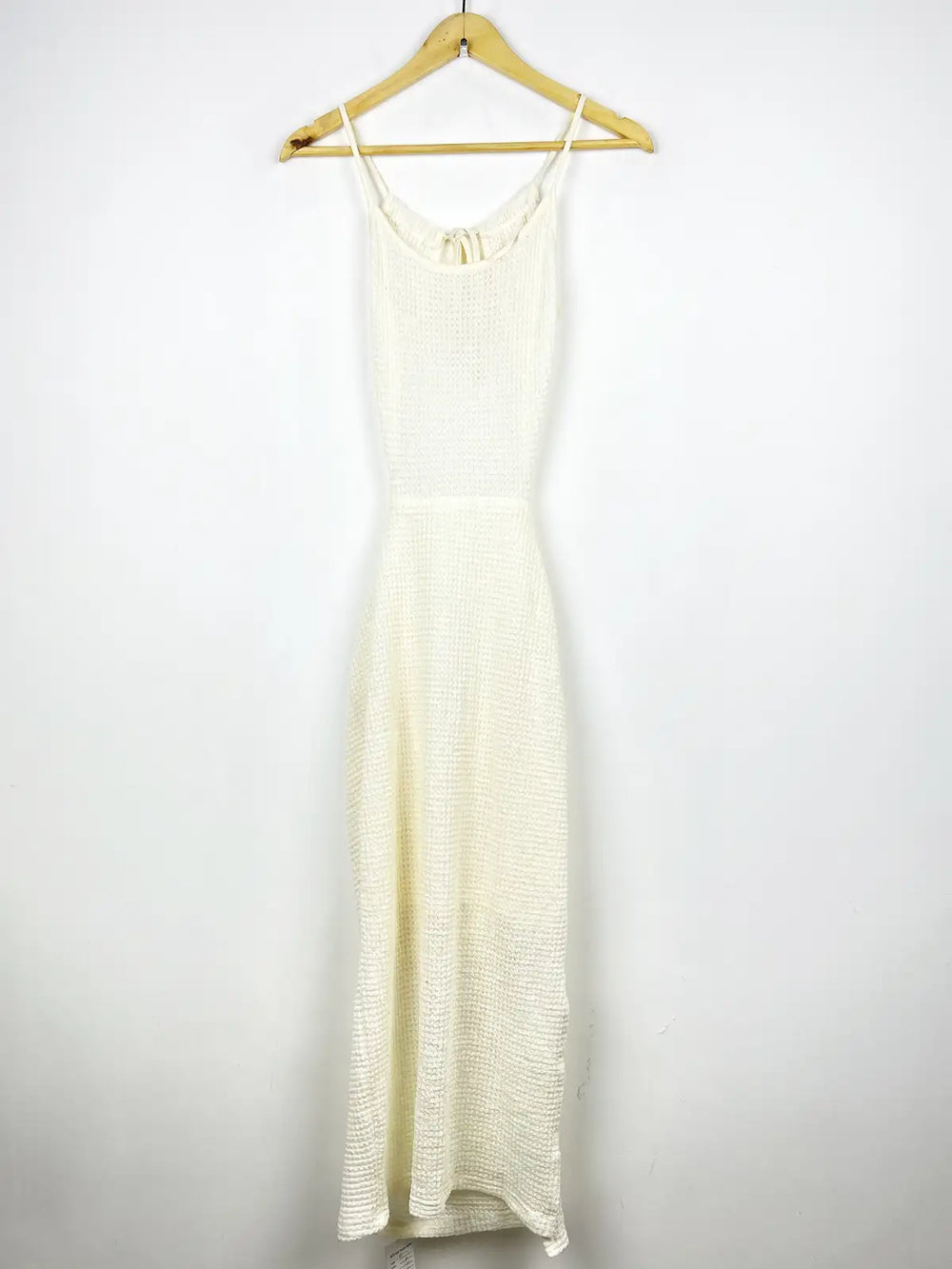 Buy online pre-used pre-loved 100% authentic & Original branded Unknown Brand (BD-111) available in Pakistan. Top international brands avilable.