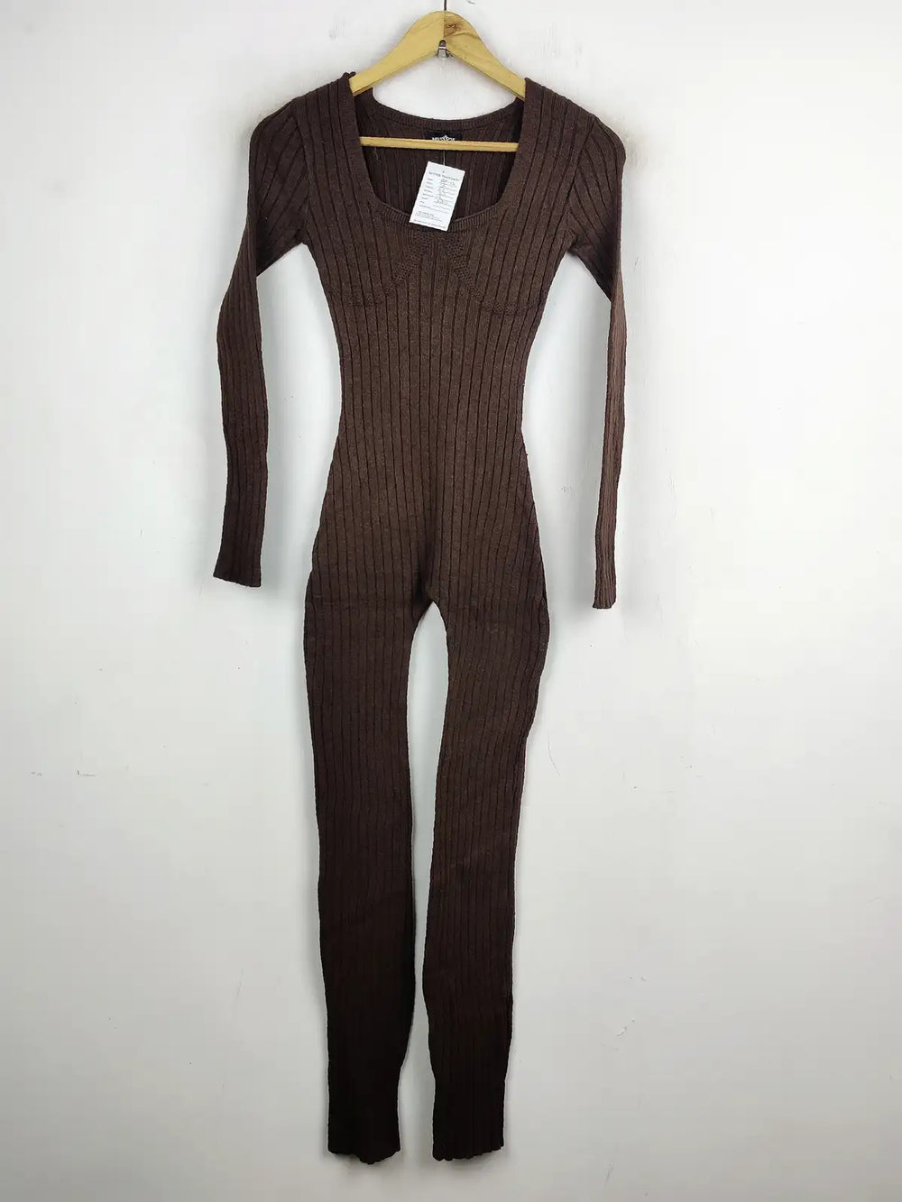 Buy online pre-used pre-loved 100% authentic & Original branded Missy Empire (BD-12) available in Pakistan. Top international brands avilable.