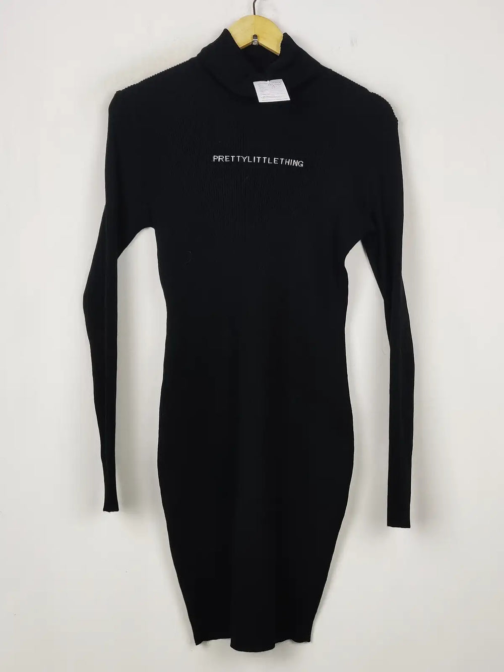 Buy online pre-used pre-loved 100% authentic & Original branded Prettylittlething (BD-1360) available in Pakistan. Top international brands avilable.