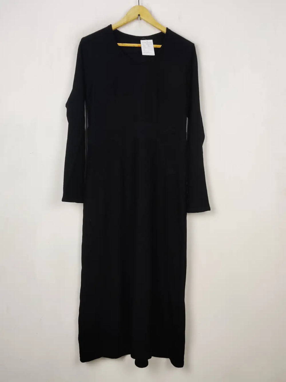 Buy online pre-used pre-loved 100% authentic & Original branded Unknown Brand (BD-1534) available in Pakistan. Top international brands avilable.