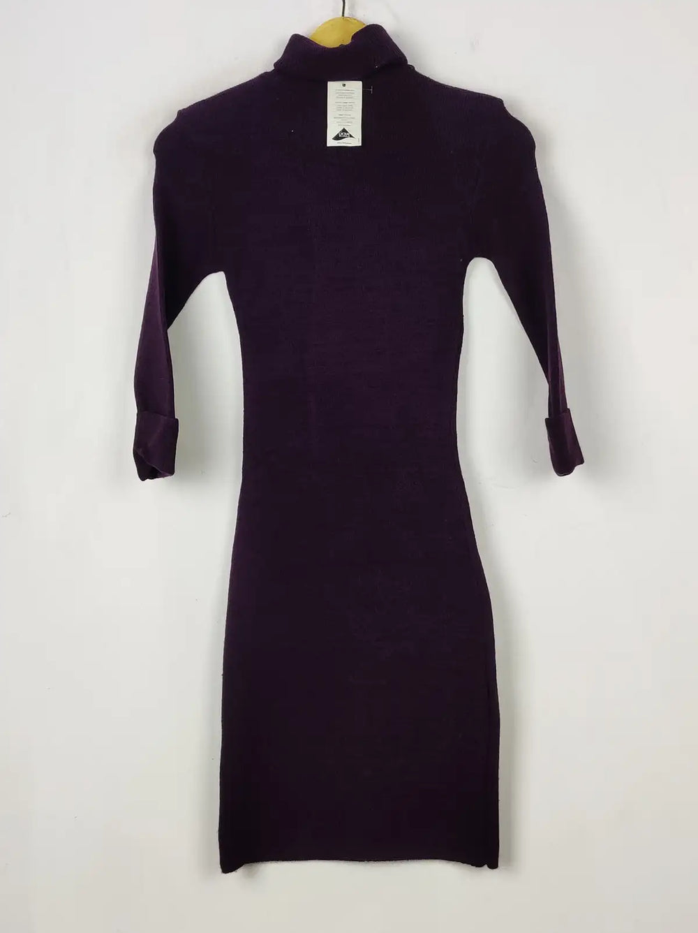 Buy online pre-used pre-loved 100% authentic & Original branded Unknown Brand (BD-1539) available in Pakistan. Top international brands avilable.