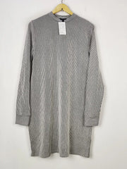 Buy online pre-used pre-loved 100% authentic & Original branded Topshop (BD-1544) available in Pakistan. Top international brands avilable.