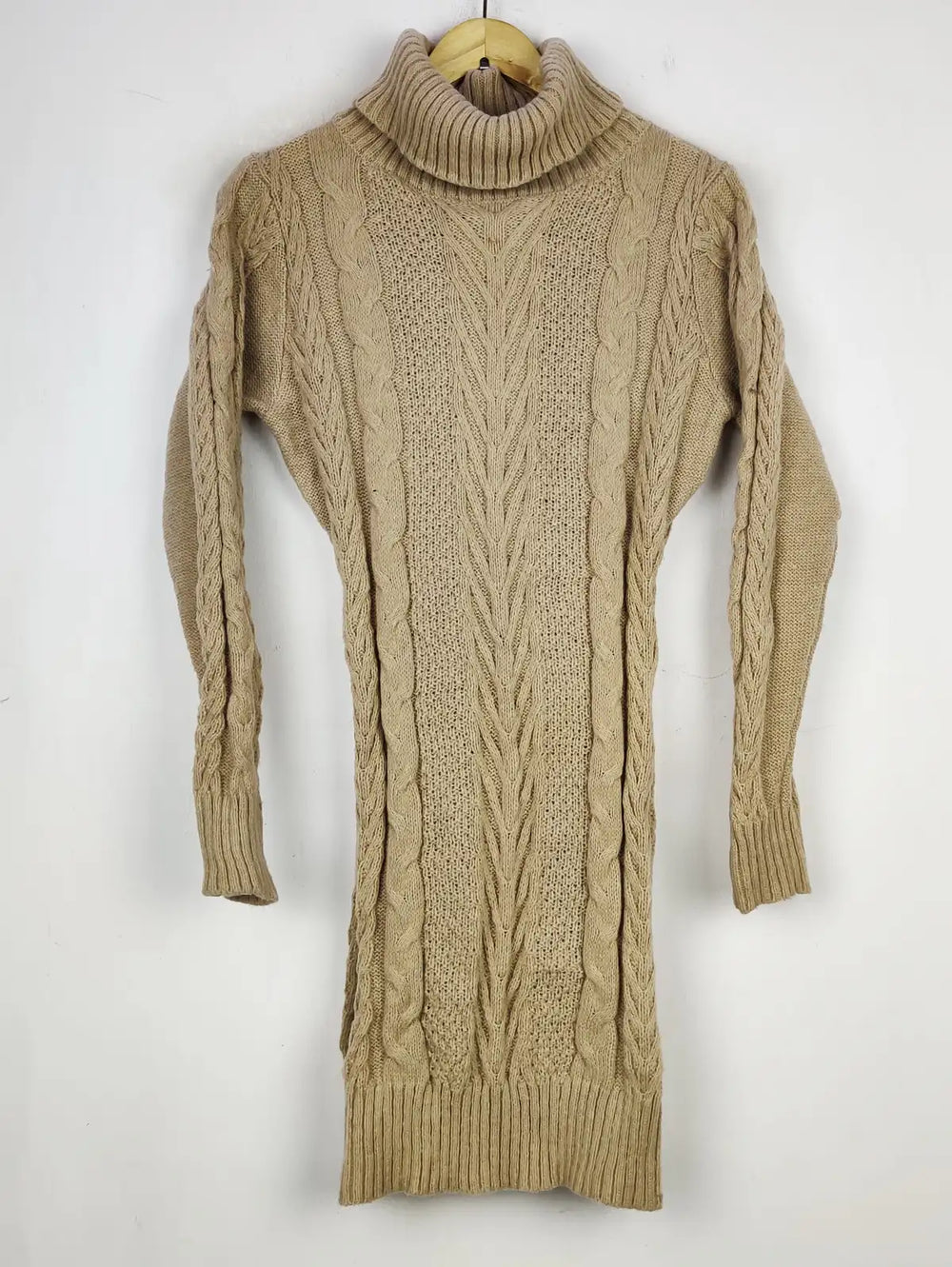 Buy online pre-used pre-loved 100% authentic & Original branded Unknown Brand (BD-1644) available in Pakistan. Top international brands avilable.