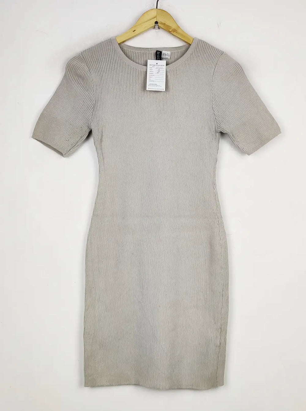 Buy online pre-used pre-loved 100% authentic & Original branded H&M (BD-1663) available in Pakistan. Top international brands avilable.