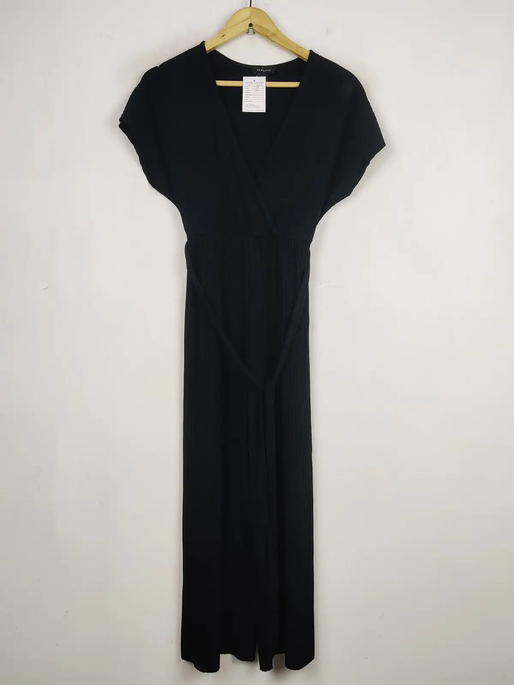 Buy online pre-used pre-loved 100% authentic & Original branded New Look (BD-1666) available in Pakistan. Top international brands avilable.