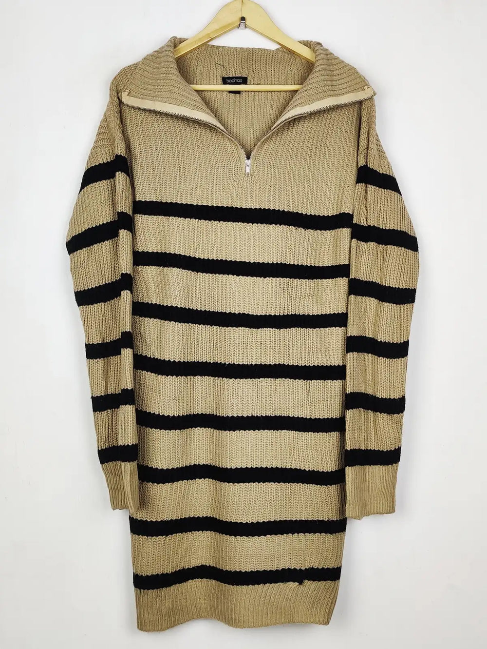 Buy online pre-used pre-loved 100% authentic & Original branded Boohoo (BD-1732) available in Pakistan. Top international brands avilable.