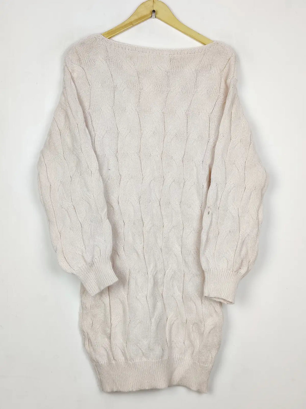Buy online pre-used pre-loved 100% authentic & Original branded Shein (BD-1737) available in Pakistan. Top international brands avilable.