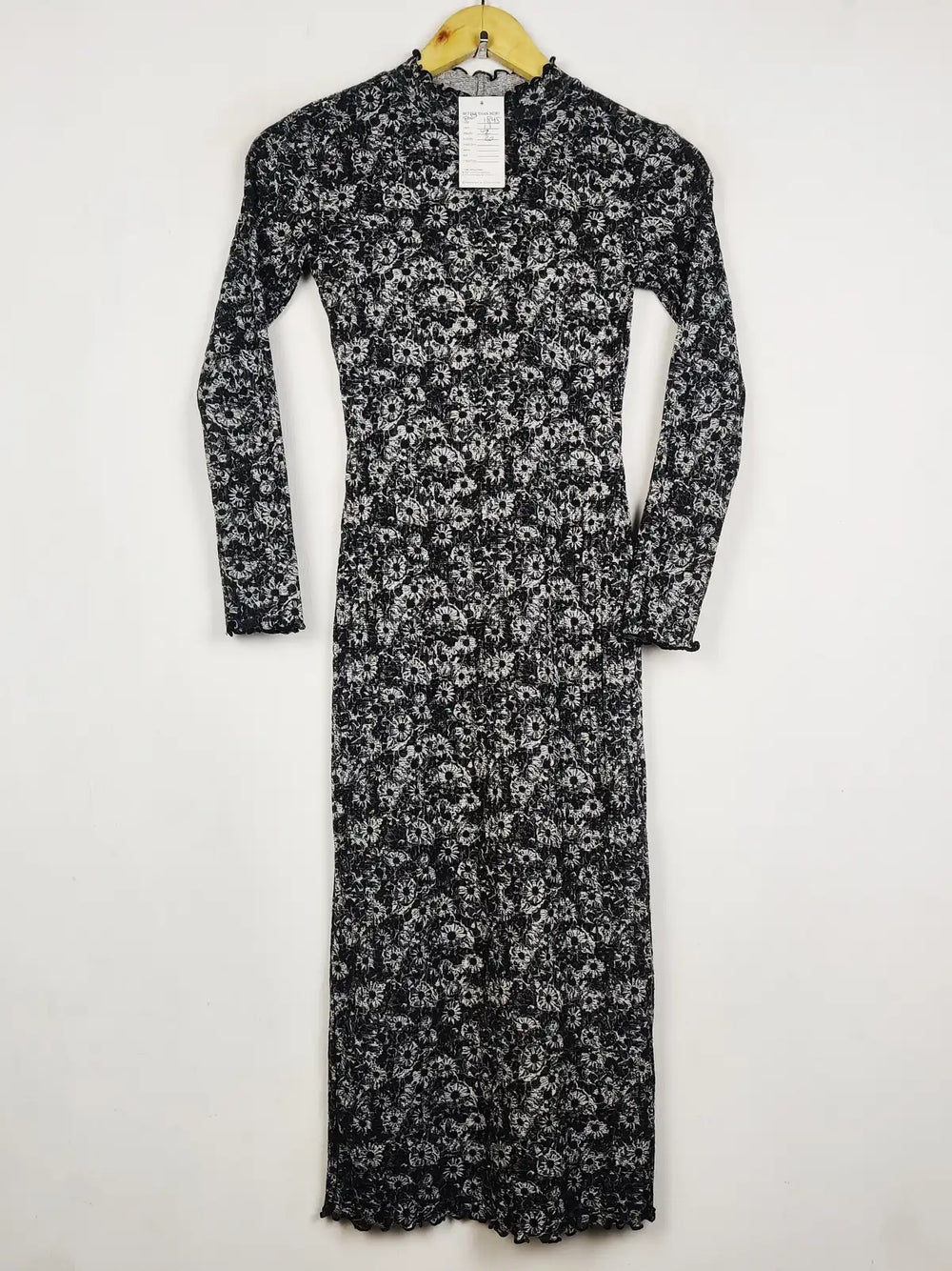 Buy online pre-used pre-loved 100% authentic & Original branded Topshop (BD-1845) available in Pakistan. Top international brands avilable.