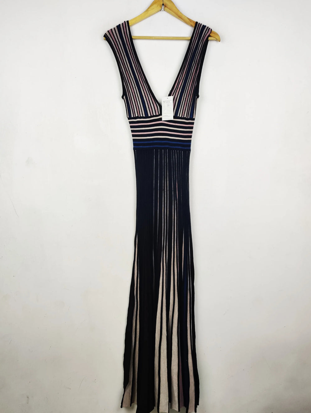 Buy online pre-used pre-loved 100% authentic & Original branded Zara (BD-1943) available in Pakistan. Top international brands avilable.