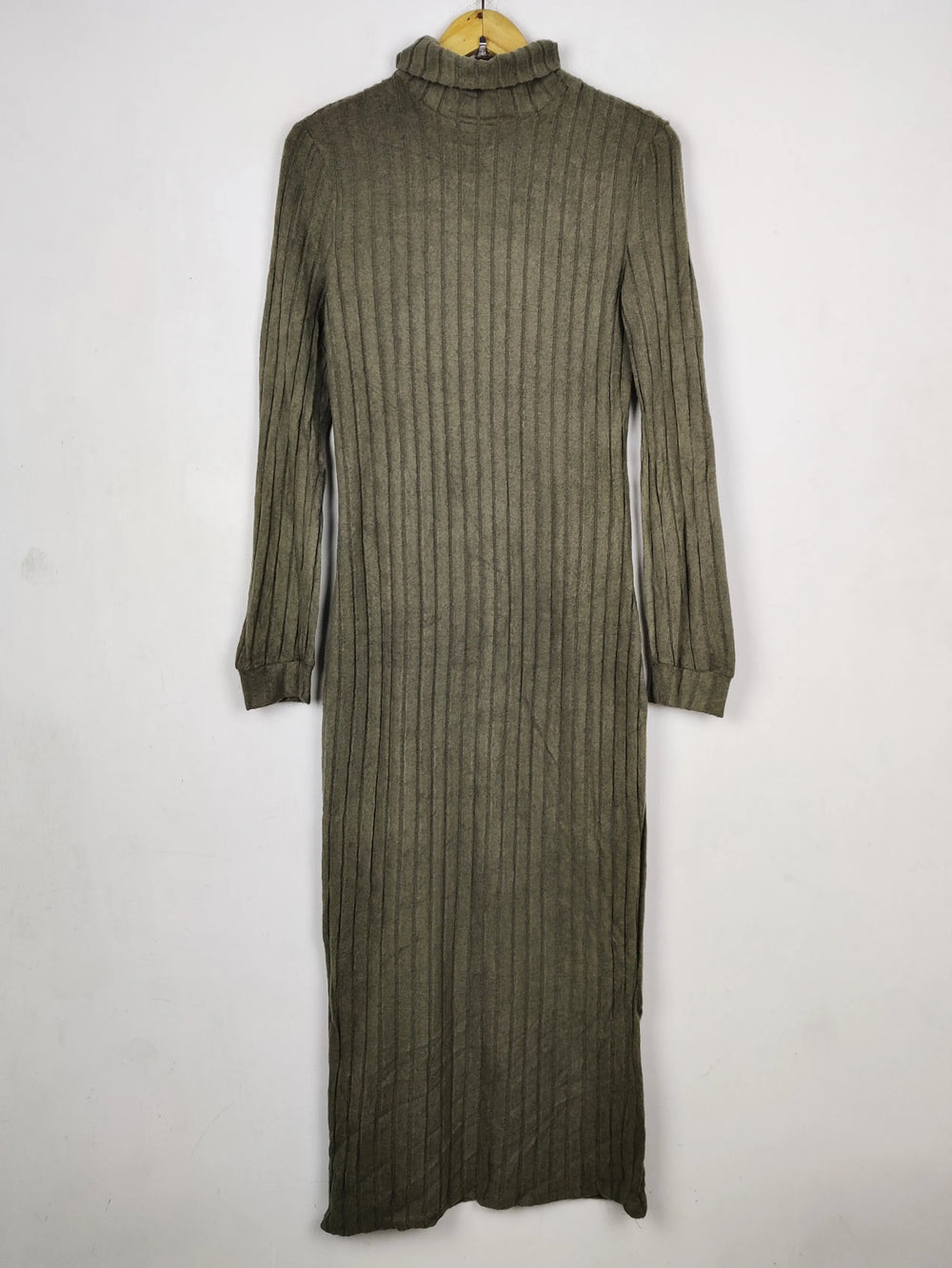 Buy online pre-used pre-loved 100% authentic & Original branded Unknown Brand (BD-2006) available in Pakistan. Top international brands avilable.