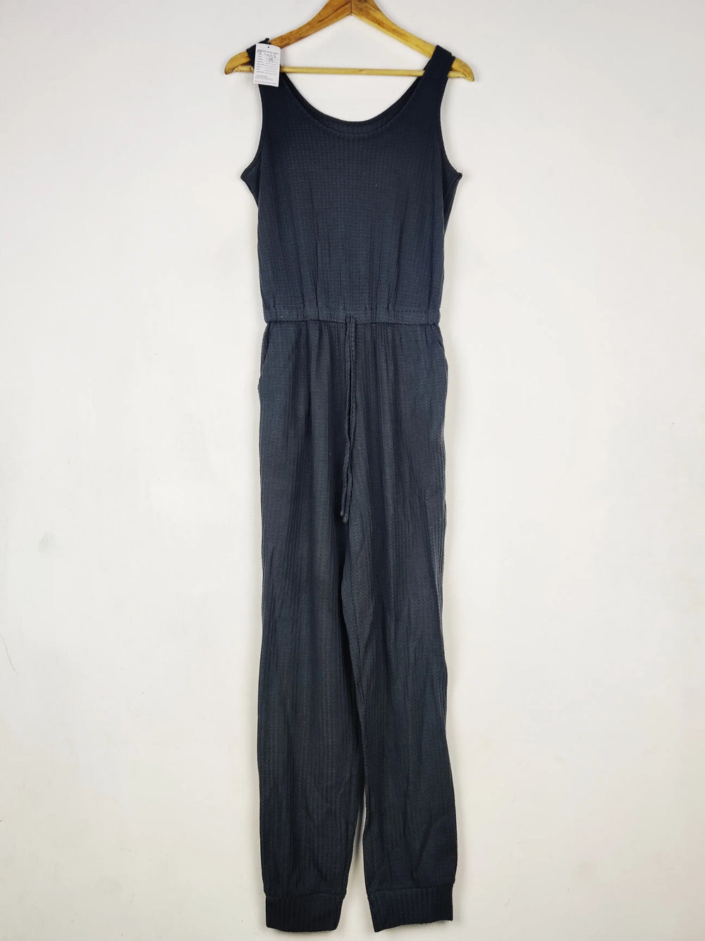 Buy online pre-used pre-loved 100% authentic & Original branded Unknown Brand (BD-2048) available in Pakistan. Top international brands avilable.