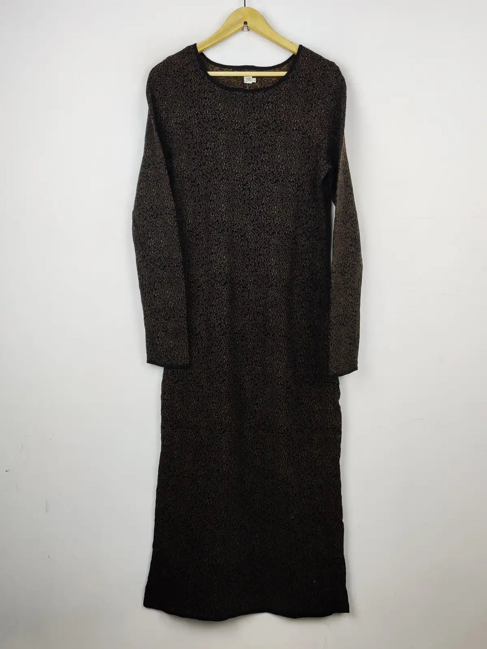 Buy online pre-used pre-loved 100% authentic & Original branded Peruvian Connection (BD-205) available in Pakistan. Top international brands avilable.