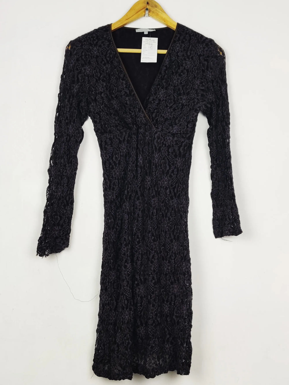 Buy online pre-used pre-loved 100% authentic & Original branded Karen Cole (BD-2072) available in Pakistan. Top international brands avilable.