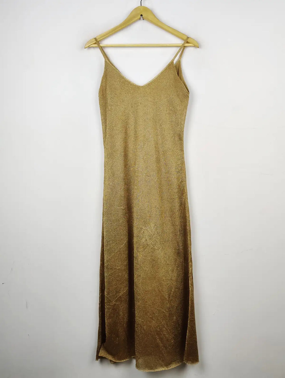 Buy online pre-used pre-loved 100% authentic & Original branded Zara (BD-209) available in Pakistan. Top international brands avilable.