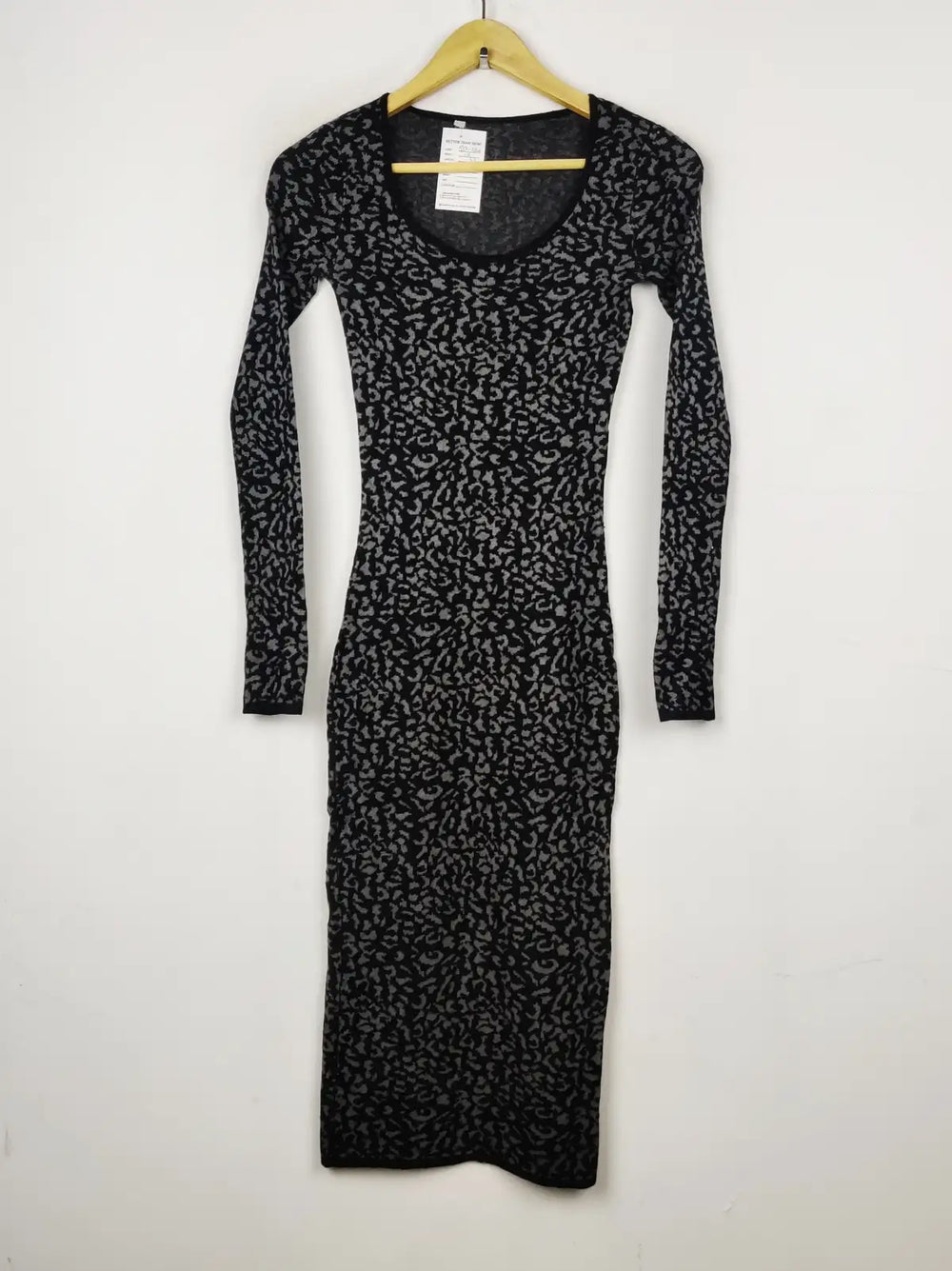 Buy online pre-used pre-loved 100% authentic & Original branded Oasis (BD-220) available in Pakistan. Top international brands avilable.