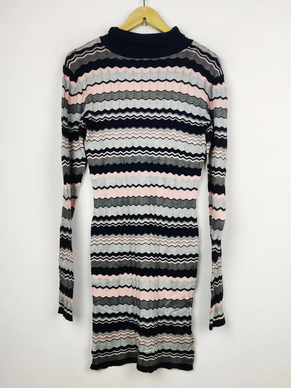 Buy online pre-used pre-loved 100% authentic & Original branded Moodo (BD-257) available in Pakistan. Top international brands avilable.