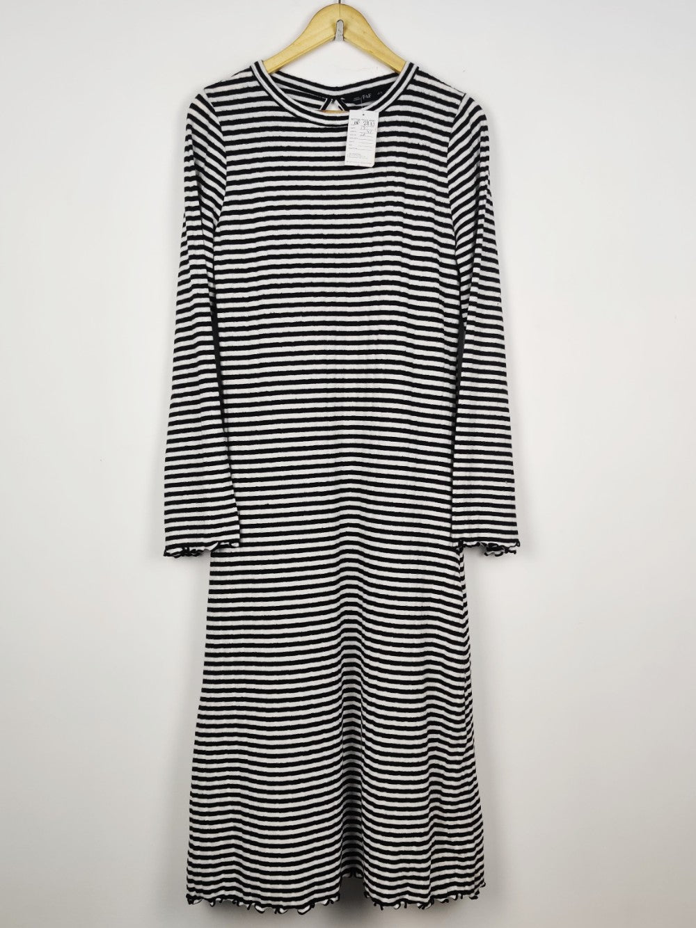 F&F (BD-2833)