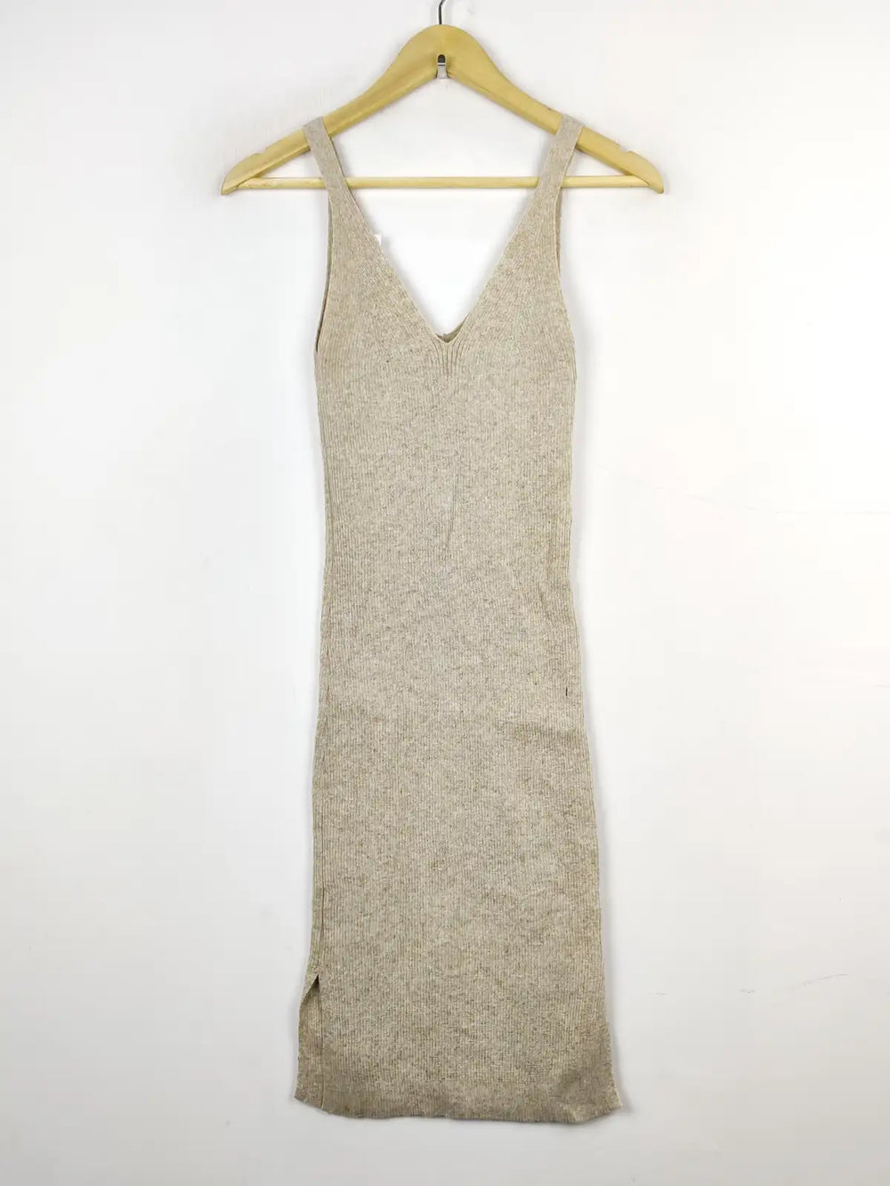 Buy online pre-used pre-loved 100% authentic & Original branded Only (BD-319) available in Pakistan. Top international brands avilable.