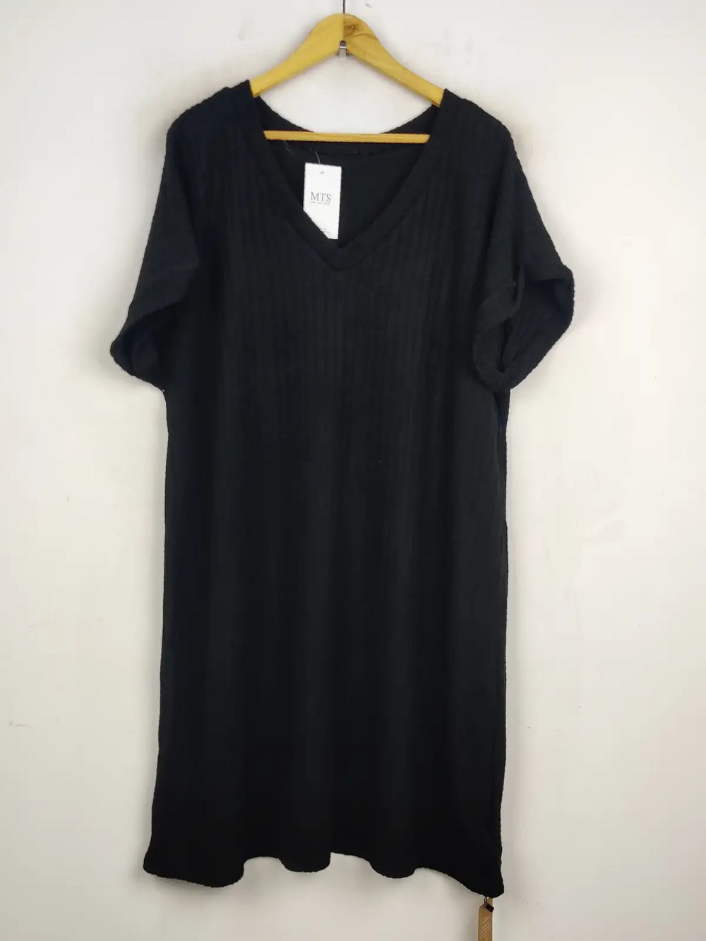 Buy online pre-used pre-loved 100% authentic & Original branded Shein (BD-34) available in Pakistan. Top international brands avilable.