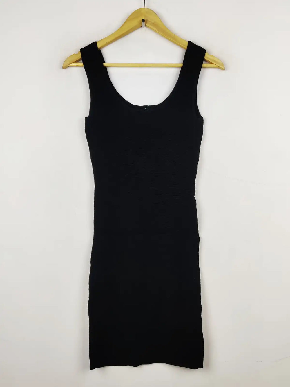 Buy online pre-used pre-loved 100% authentic & Original branded Mango (BD-399) available in Pakistan. Top international brands avilable.