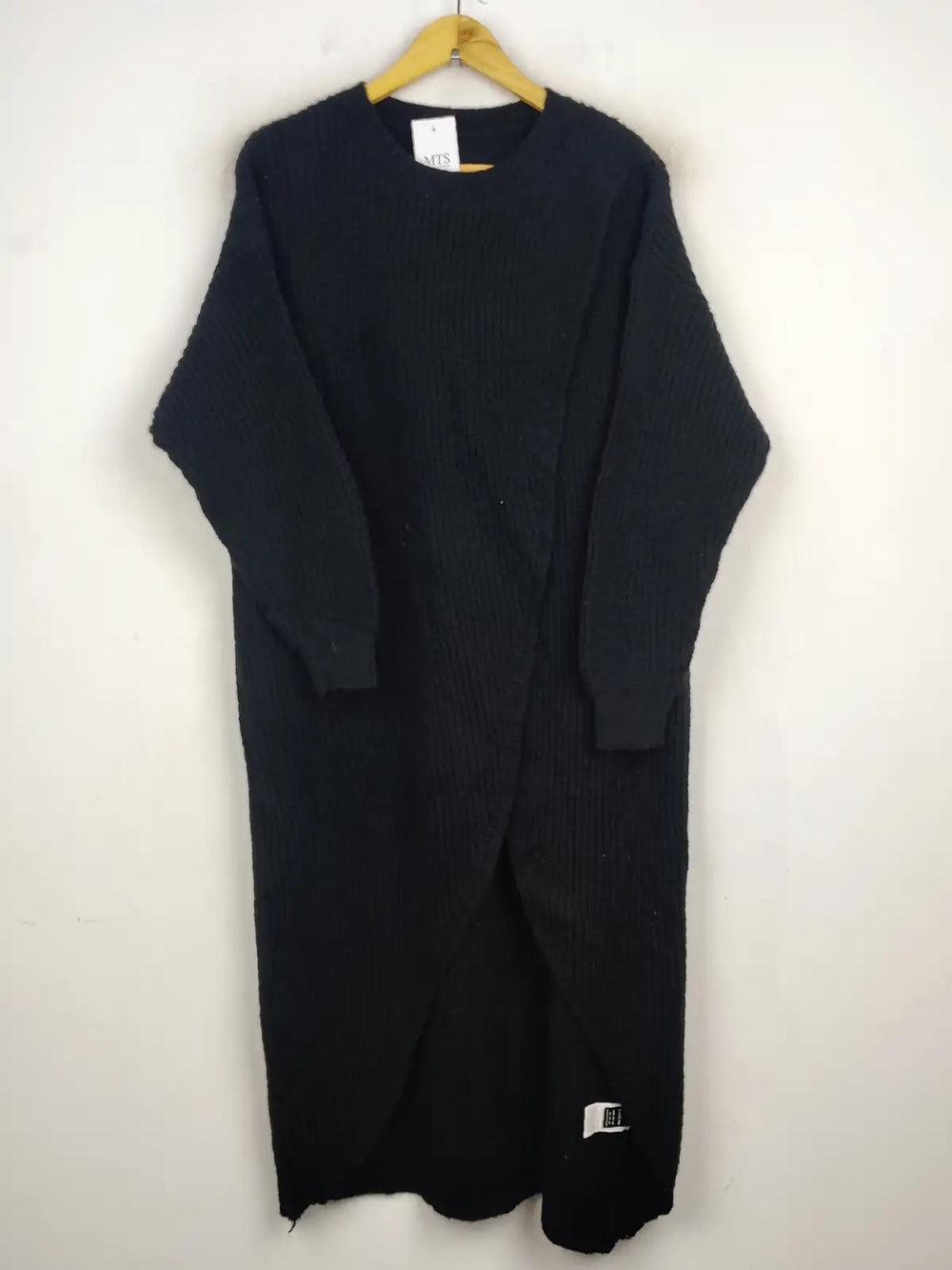 Buy online pre-used pre-loved 100% authentic & Original branded Shein (BD-40) available in Pakistan. Top international brands avilable.