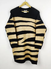 Buy online pre-used pre-loved 100% authentic & Original branded Tu (BD-426) available in Pakistan. Top international brands avilable.