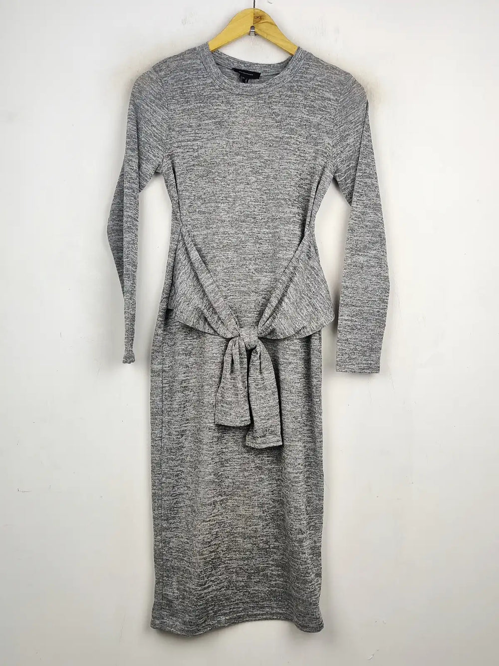 Buy online pre-used pre-loved 100% authentic & Original branded Atmosphere (BD-46) available in Pakistan. Top international brands avilable.