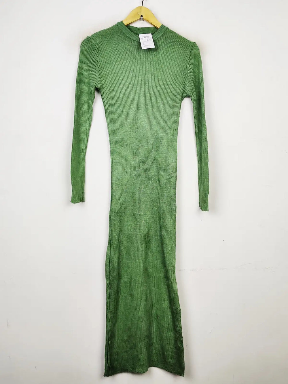 Buy online pre-used pre-loved 100% authentic & Original branded Unknown Brand (BD-561) available in Pakistan. Top international brands avilable.