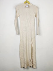 Buy online pre-used pre-loved 100% authentic & Original branded Stradivarius (BD-562) available in Pakistan. Top international brands avilable.