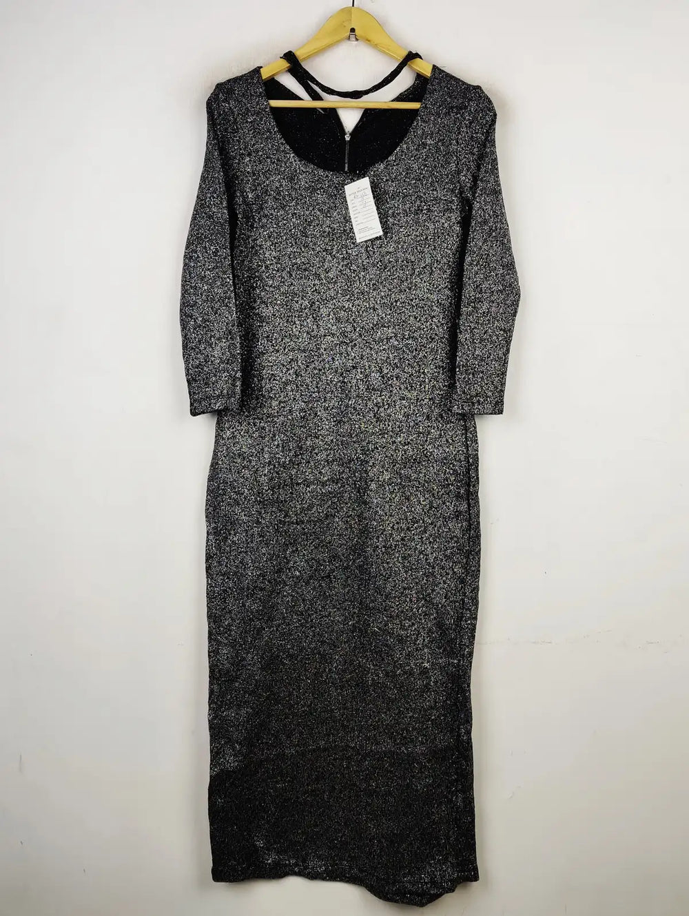 Buy online pre-used pre-loved 100% authentic & Original branded Unknown Brand (BD-656) available in Pakistan. Top international brands avilable.