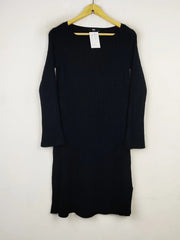 Buy online pre-used pre-loved 100% authentic & Original branded Uniqlo (BD-711) available in Pakistan. Top international brands avilable.