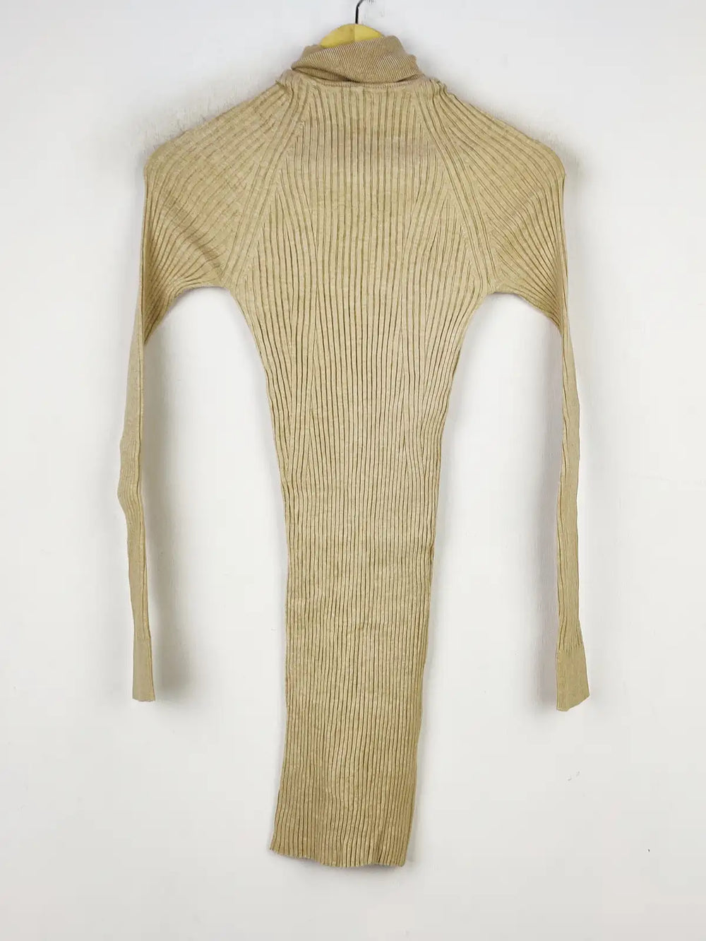 Buy online pre-used pre-loved 100% authentic & Original branded Mango (BD-722) available in Pakistan. Top international brands avilable.