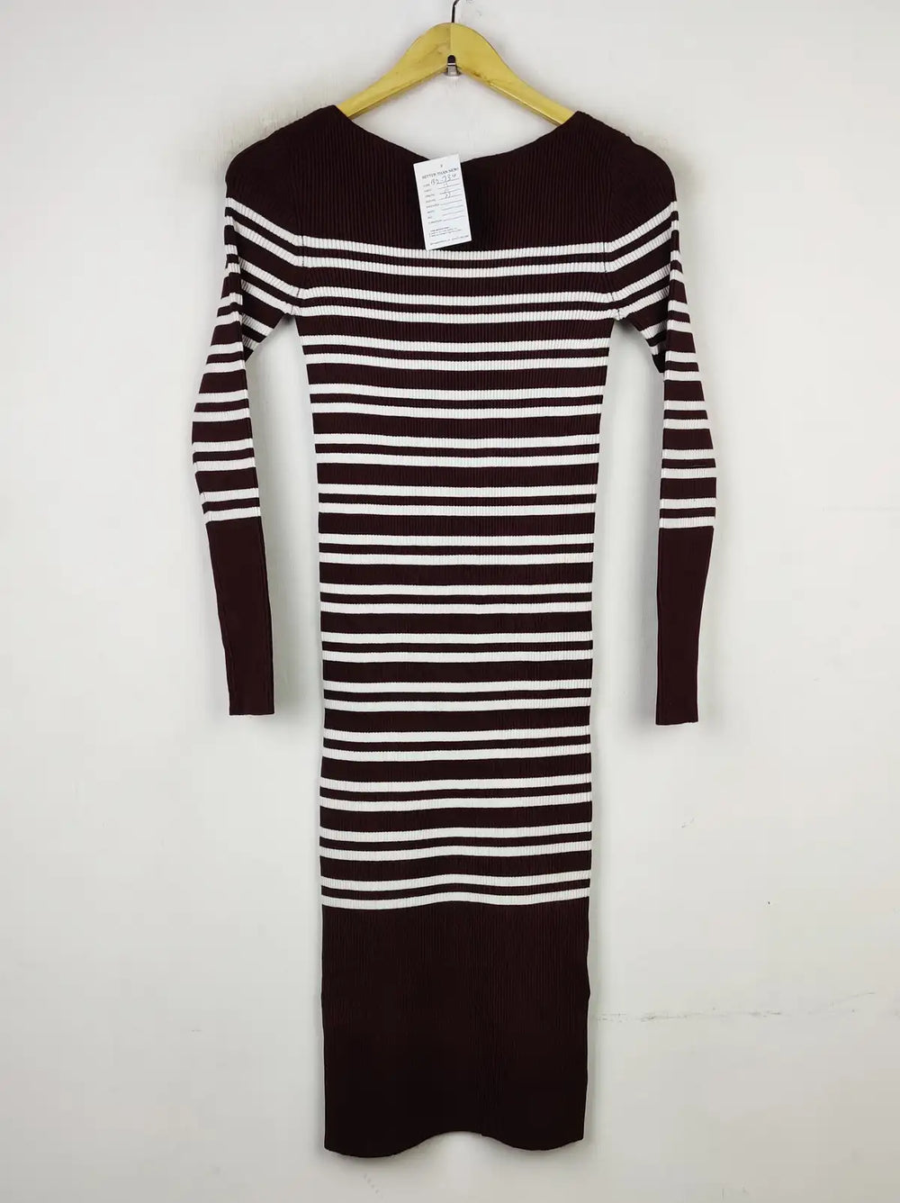 Buy online pre-used pre-loved 100% authentic & Original branded Coast (BD-733) available in Pakistan. Top international brands avilable.