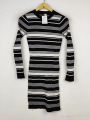 Buy online pre-used pre-loved 100% authentic & Original branded Selected (BD-734) available in Pakistan. Top international brands avilable.