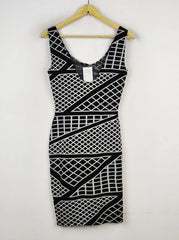 Buy online pre-used pre-loved 100% authentic & Original branded Miss Selfridge (BD-891) available in Pakistan. Top international brands avilable.