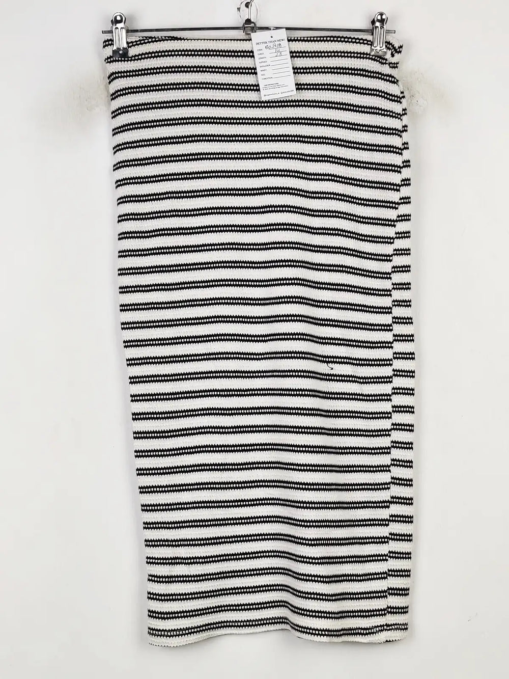 Buy online pre-used pre-loved 100% authentic & Original branded Primark (BD-918) available in Pakistan. Top international brands avilable.